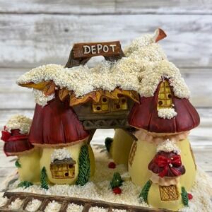 Dean Griff Charming Tails Mushroom Depot Lighted House, With Box